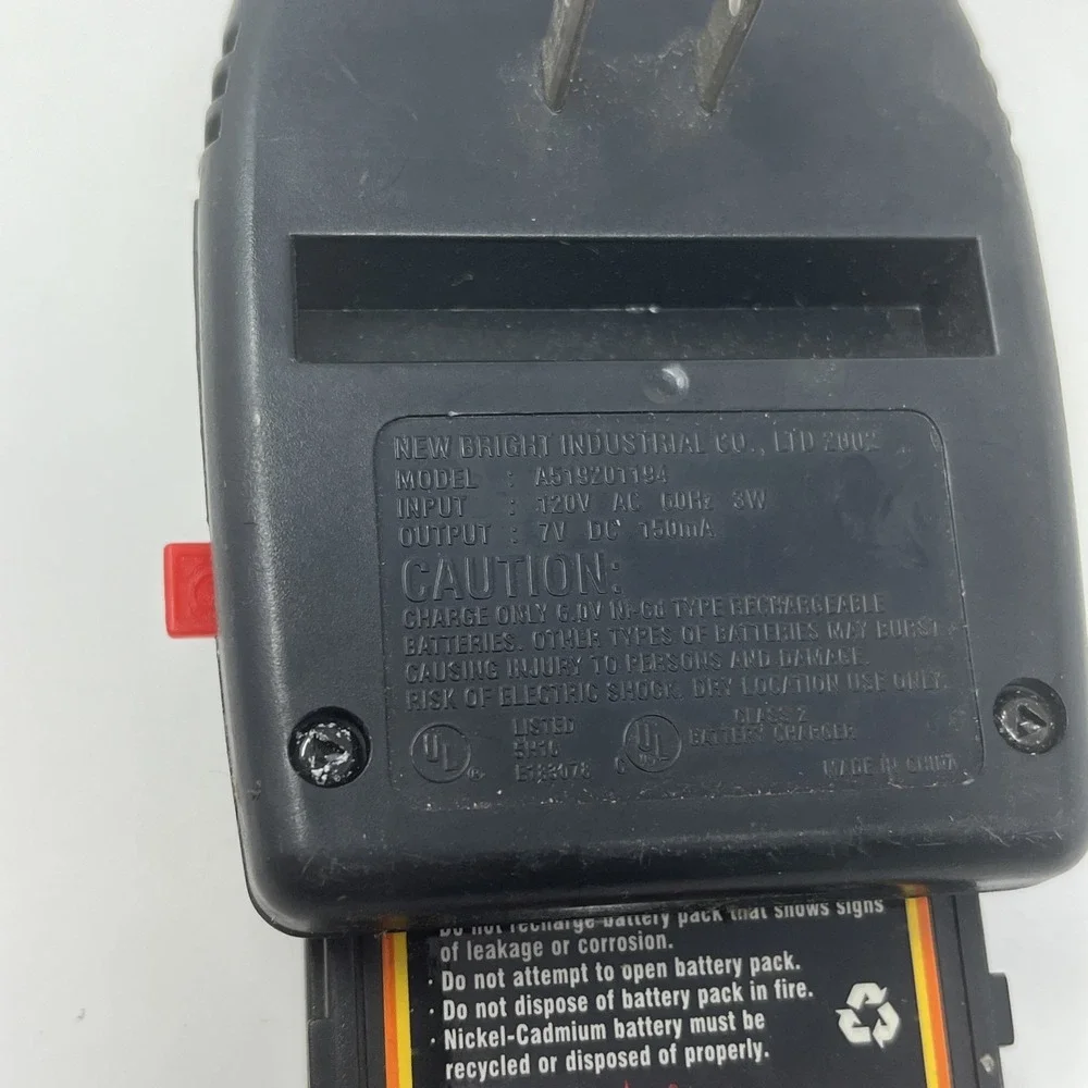 NEW BRIGHT 6V NiCd R/C Radio Control Battery Charger‎ A519201194 + Battery